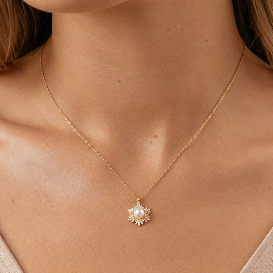 Brilliant Sunburst Natural Pearl Necklace