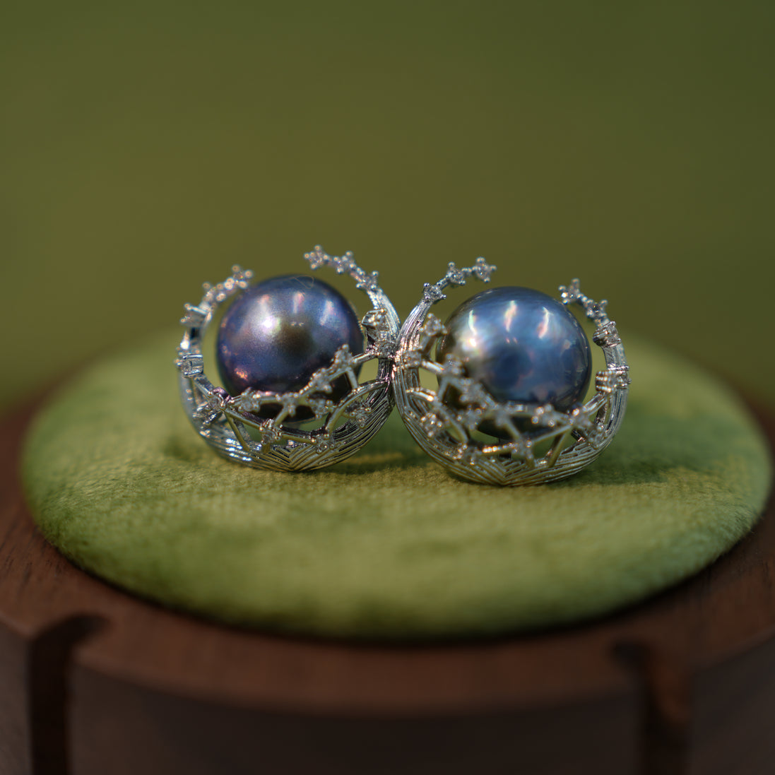 Peacock Blue Pearl Nest Stud Earrings