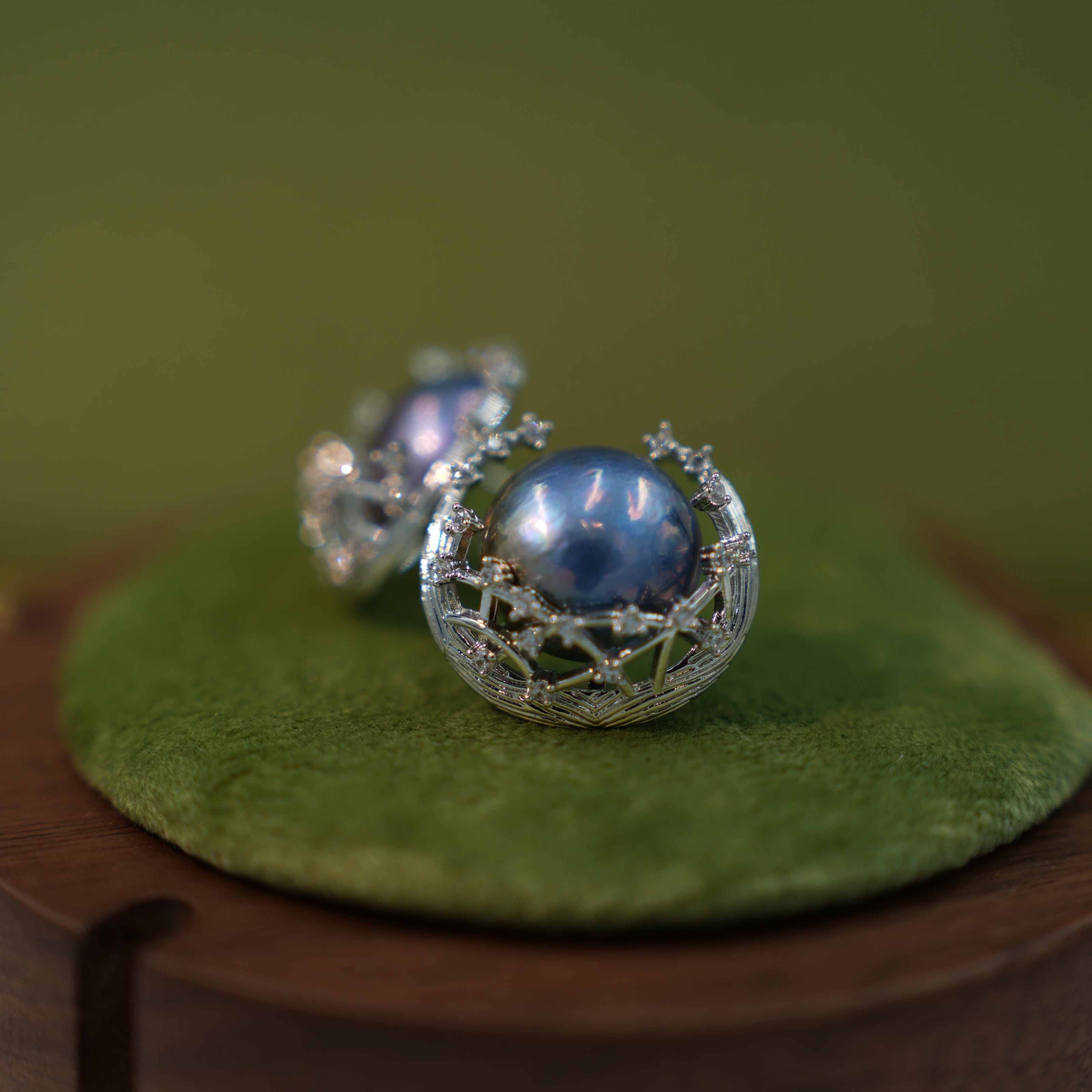 Peacock Blue Pearl Nest Stud Earrings