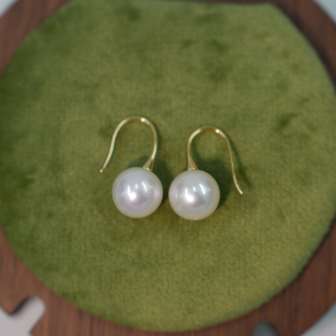 Minimalist Gold Hook Pearl Earrings
