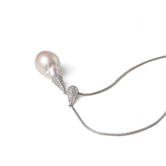 Ethereal Drop | Natural Baroque Pearl Pendant Necklace
