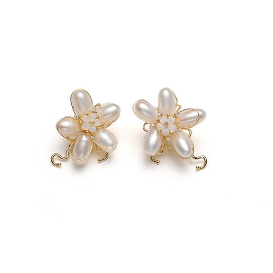 Floral Natural Pearl Earrings