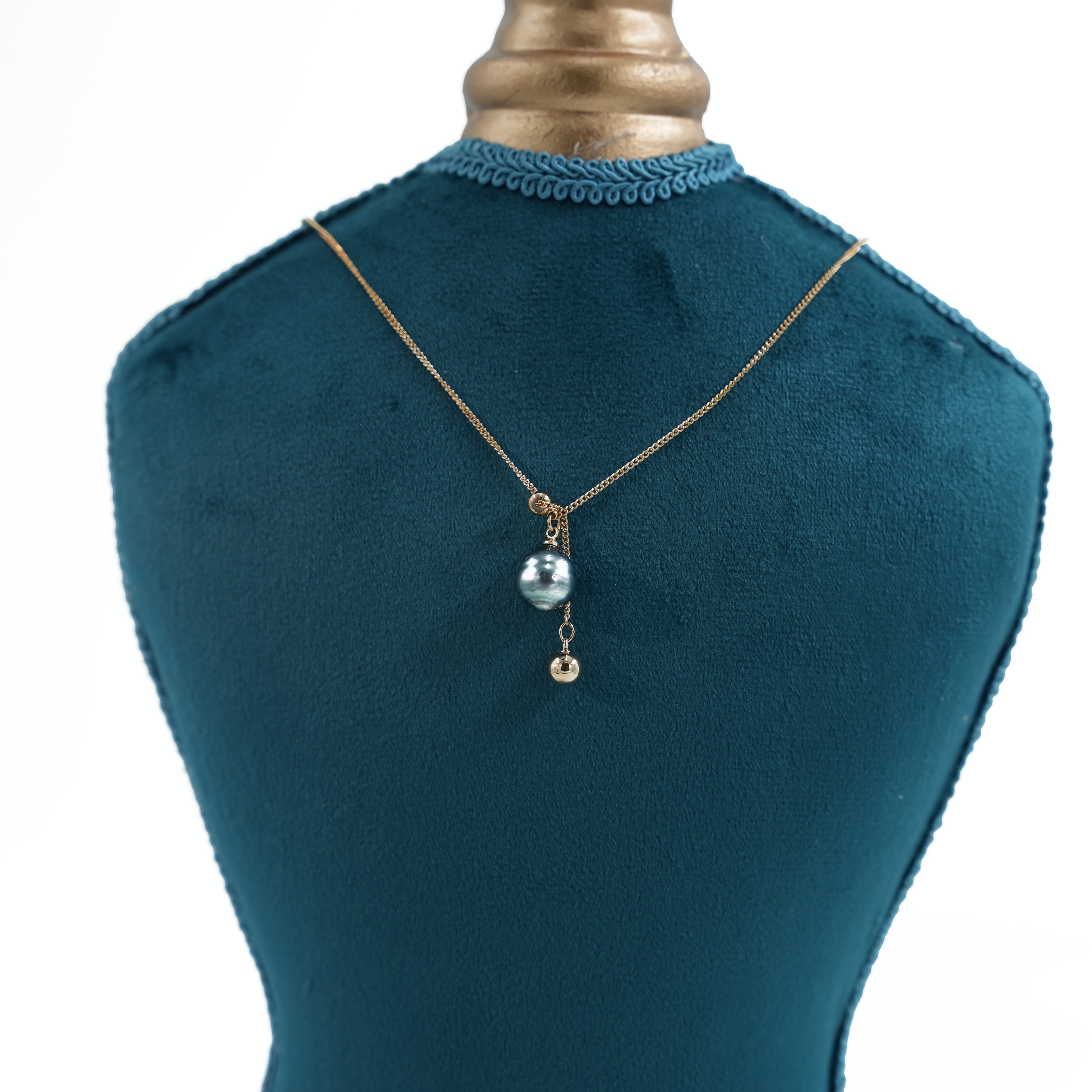 Tahitian pearl necklace/sweater chain